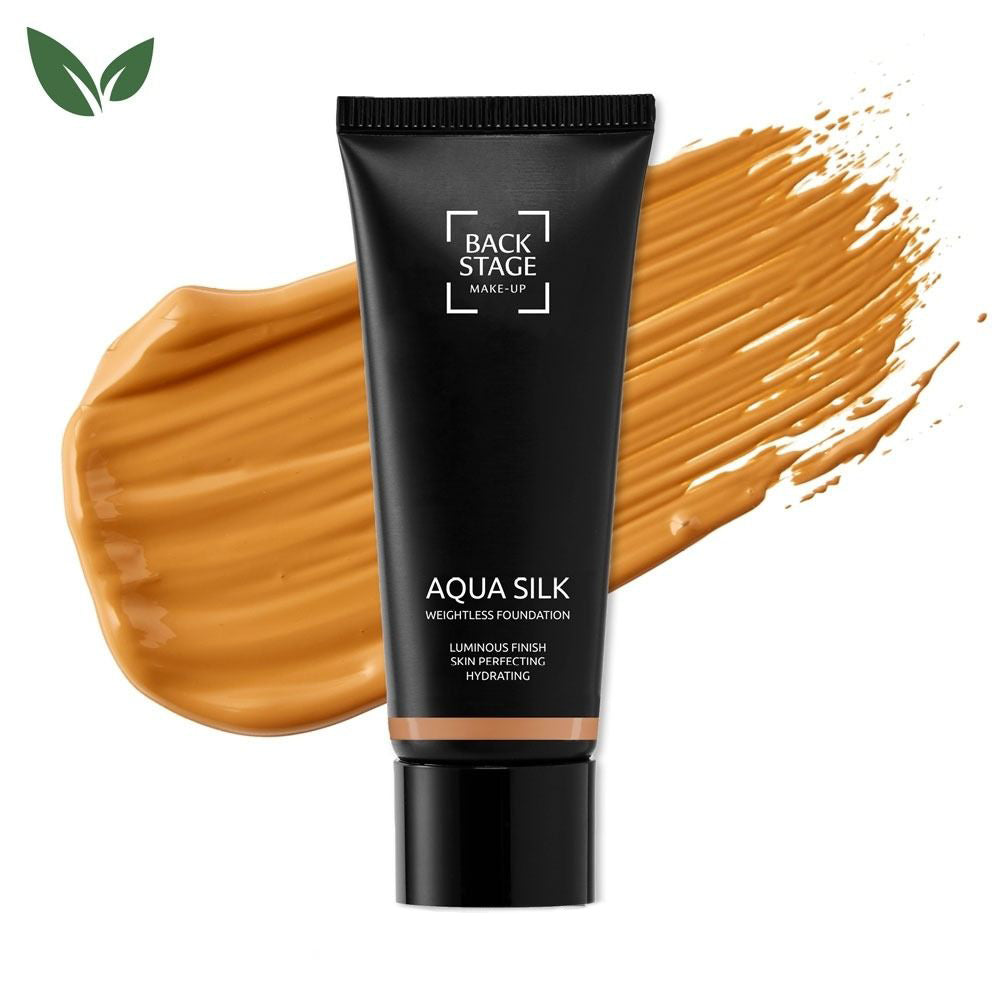 Aqua Silk Weightless Foundation